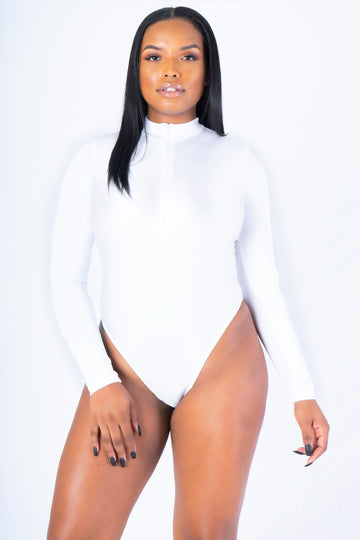 Body blanco de cuello redondo y manga larga